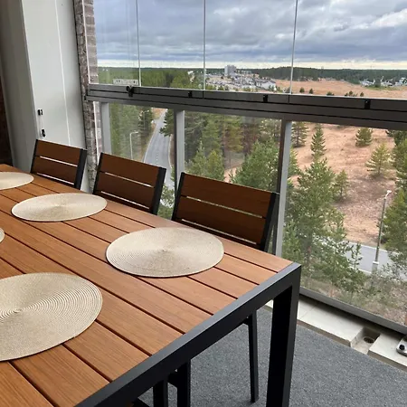 Jaekaelaenhovin Huippu Apartment *